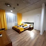 Bird House بيت ضيافة