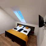 Pensionat Bird House 3*